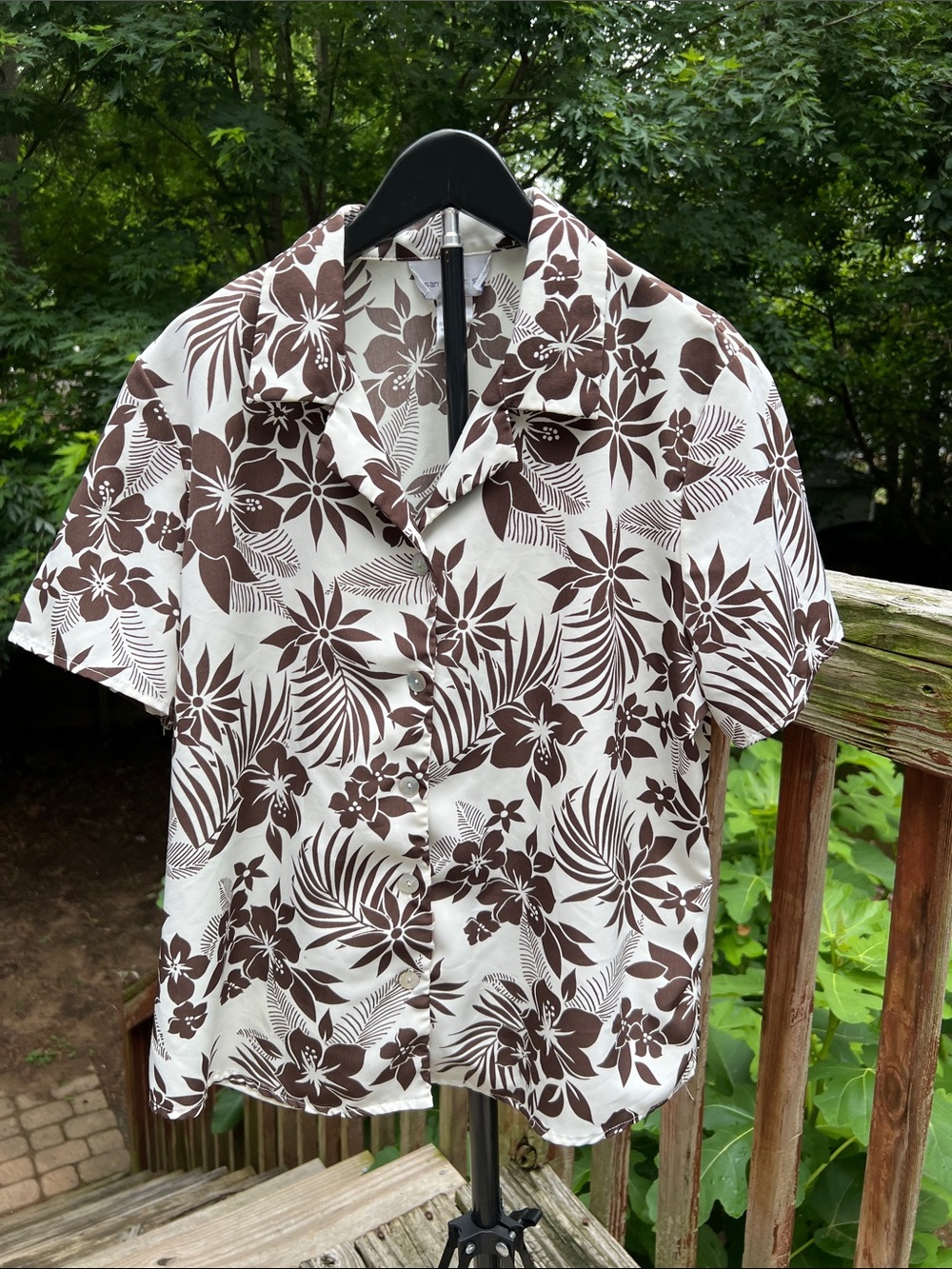 Women’s Vintage Brown & White Floral Hawaiian Shirt